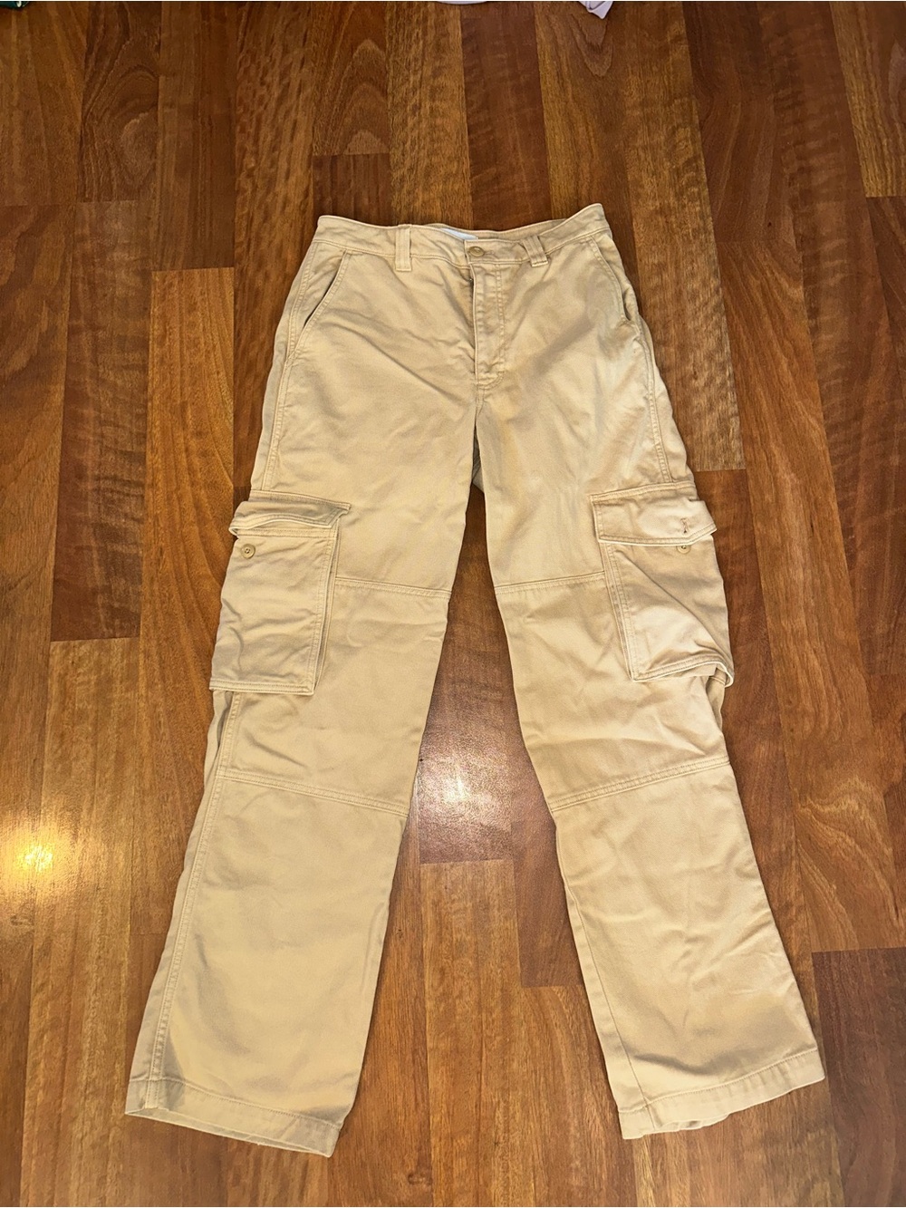 Women’s TNA Cargo Pants in Khaki - Durable Everyday Workwear